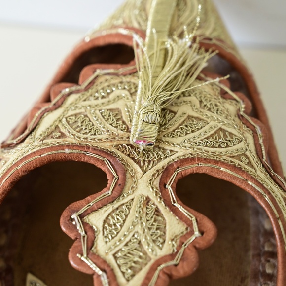 Ornate Gold Embroidered and Leather Shoes Slippers w/ Tassel Size 40 - Picture 7 of 13